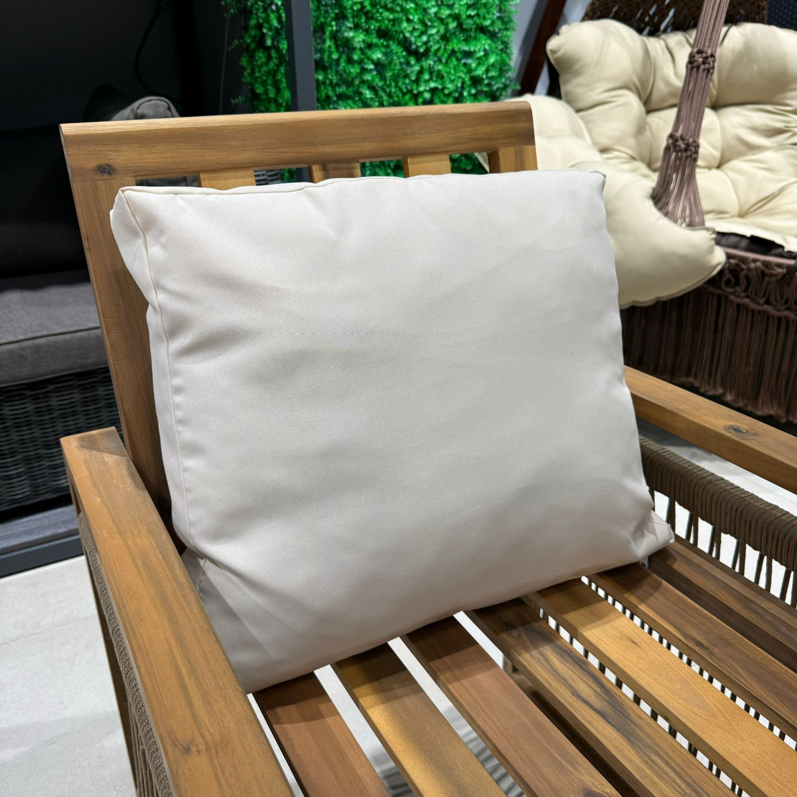 Подушка под спину от комплекта GRAND MICHELLE 3